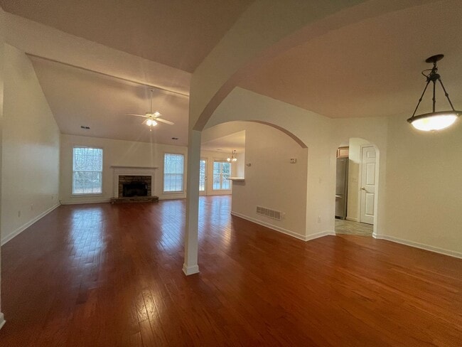 Photo - 184 Hampton Oaks Cir