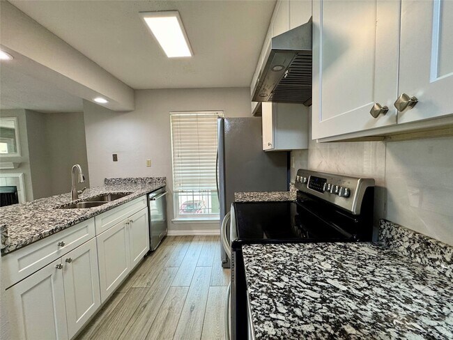 5981 Arapaho Rd Unidad 304