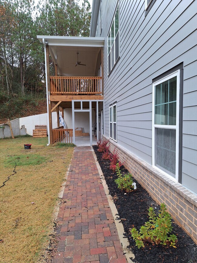 Photo - 5426 Boreal Way SW Unit Basement Apartment
