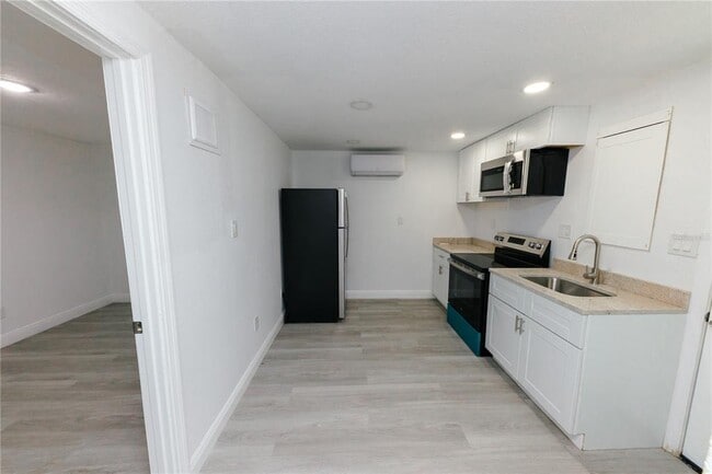 Photo - 1741 Fairfield St