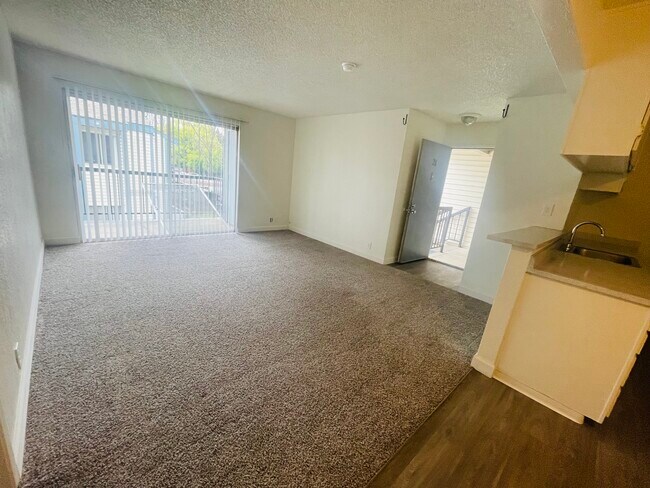 Photo - Rivercourt Apartments