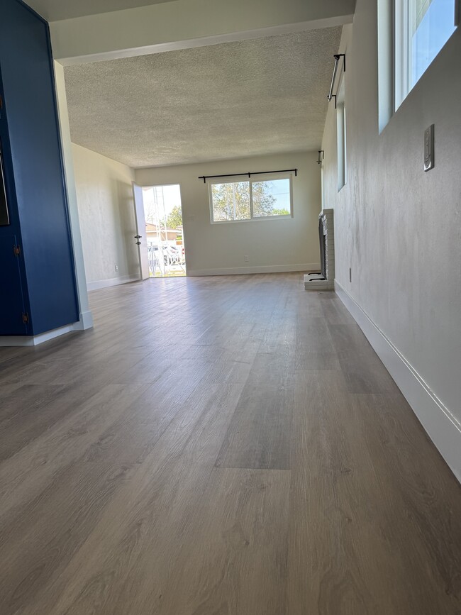 Photo - 1201 El Tejon Ave House