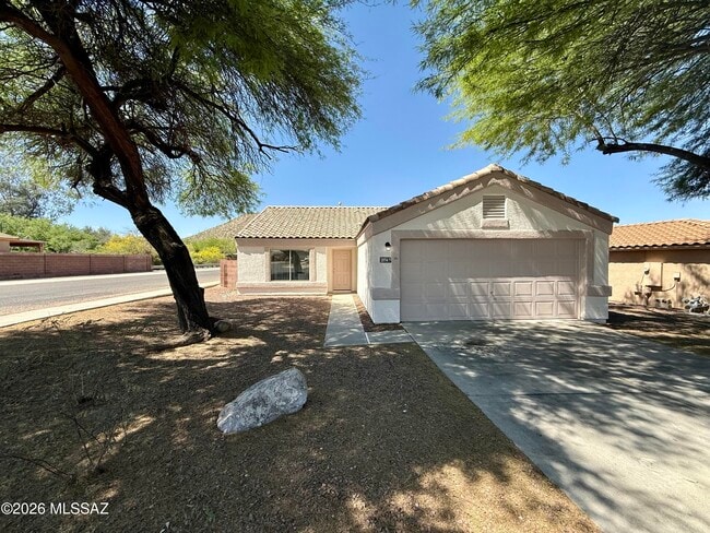 Building Photo - 2574 W Southern Star Dr