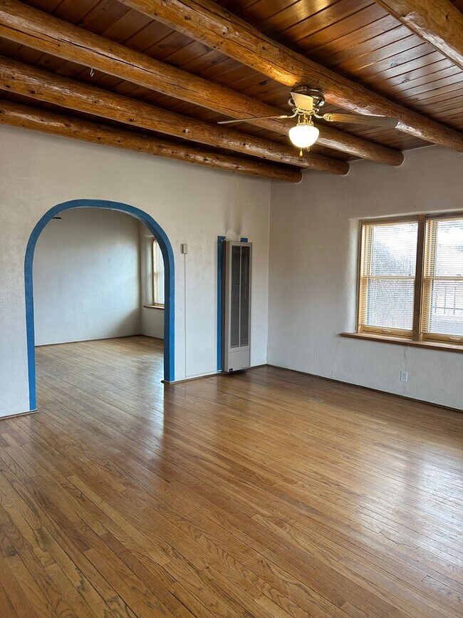 Photo - 726 W Manhattan Ave