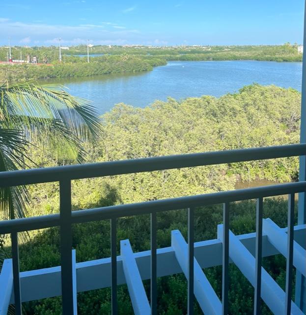 Photo - 1901 S Roosevelt Blvd Unidad 404N