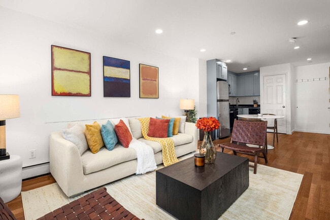 Building Photo - 15 St Marks Pl Unit ID1291588P