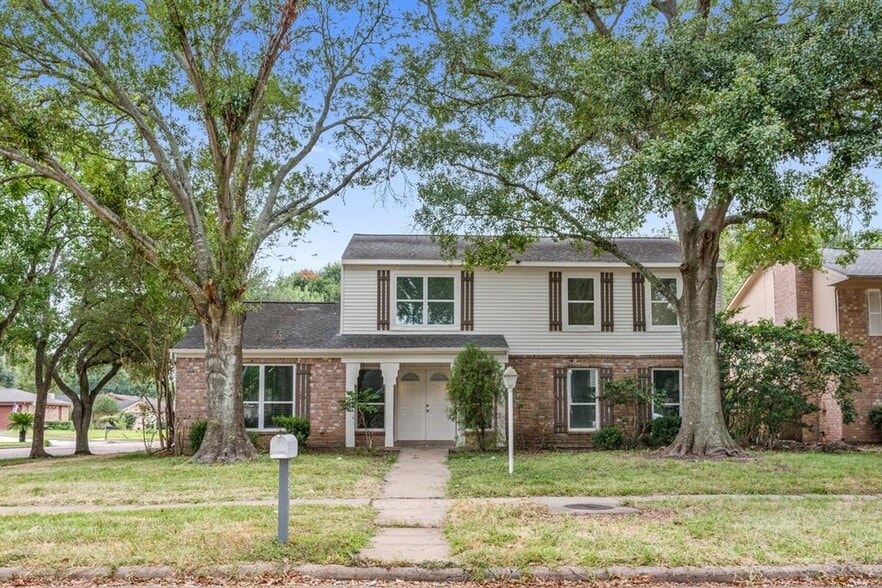 1926 Lantern Ln