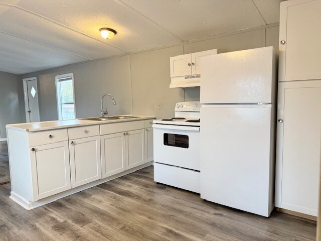 Photo - 205 W Conyers Ave