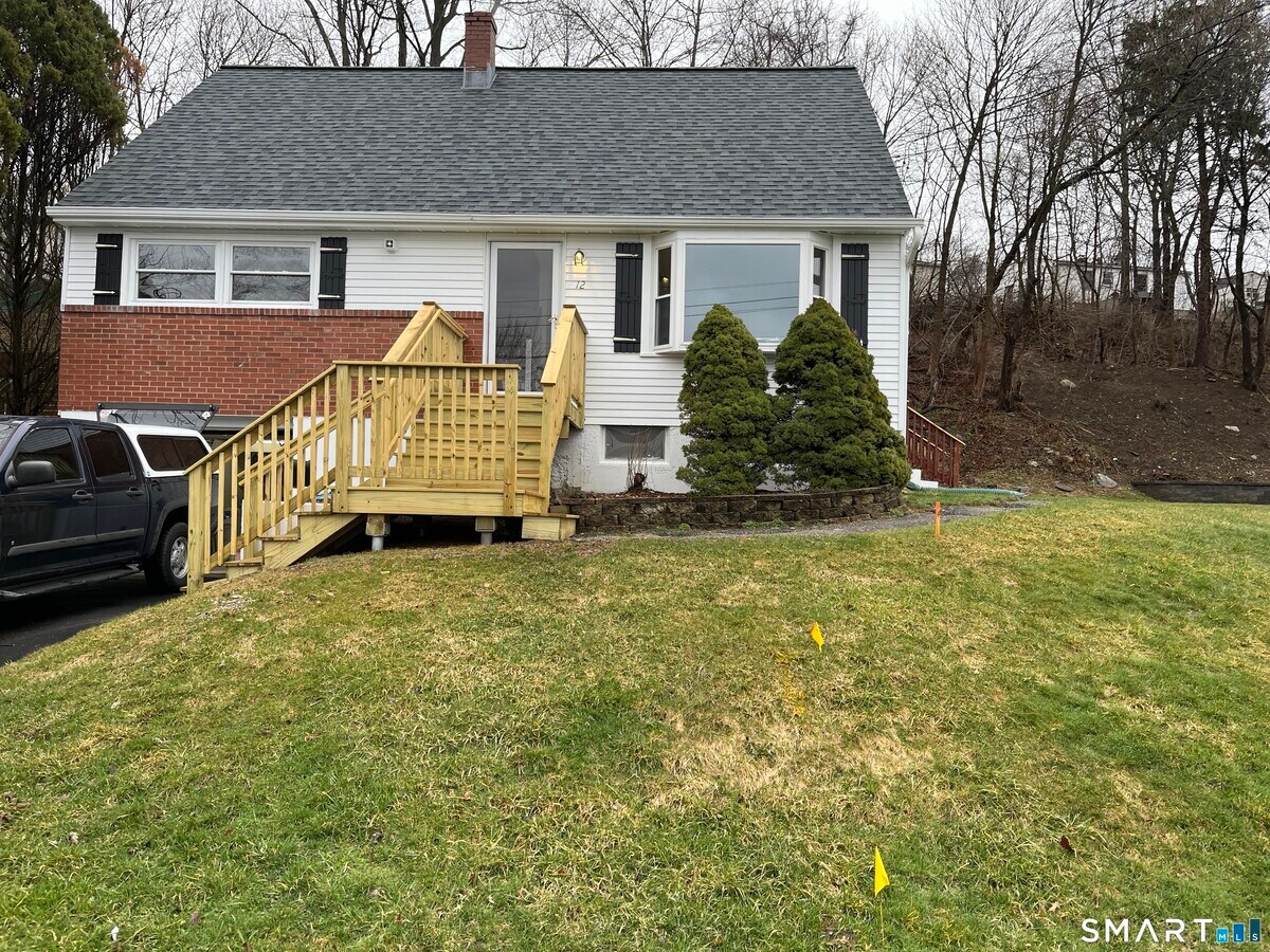 Photo - 12 Berkshire Cir