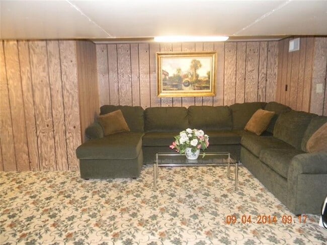 Photo - 100 Farm Ln