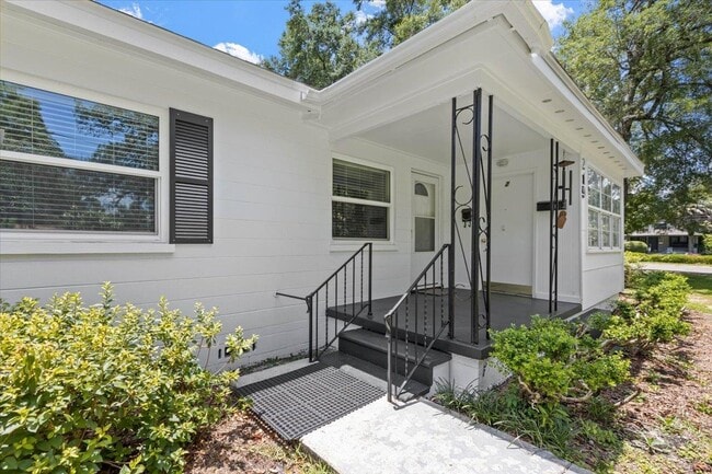Photo - 219 W 7th Ave
