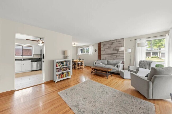 Photo - 221 S Linden Ave