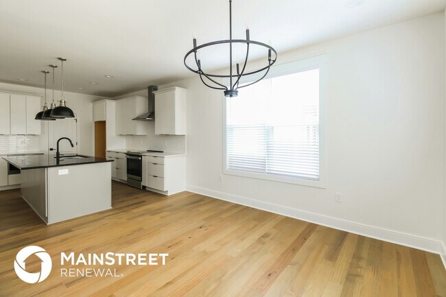 Photo - 1811 Seminary St