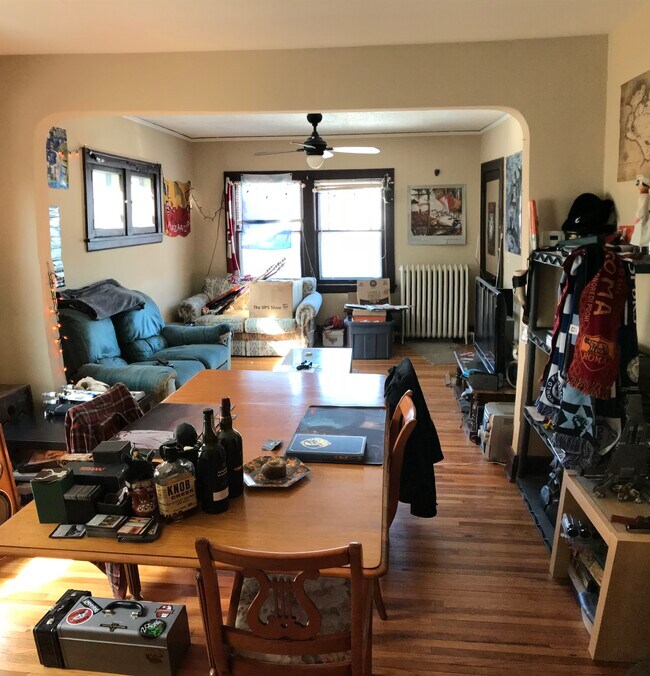 Photo - 1905 E 38th St Apartamentos