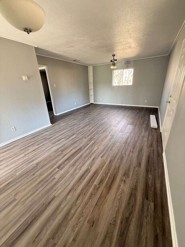 Photo - Magnolia Drive Unit Magnolia - B