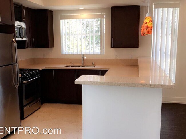 Photo - 14802 Delano St