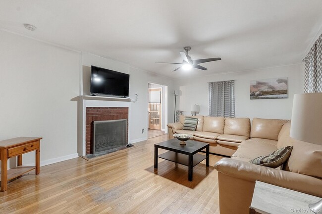 149 David Whites Ln