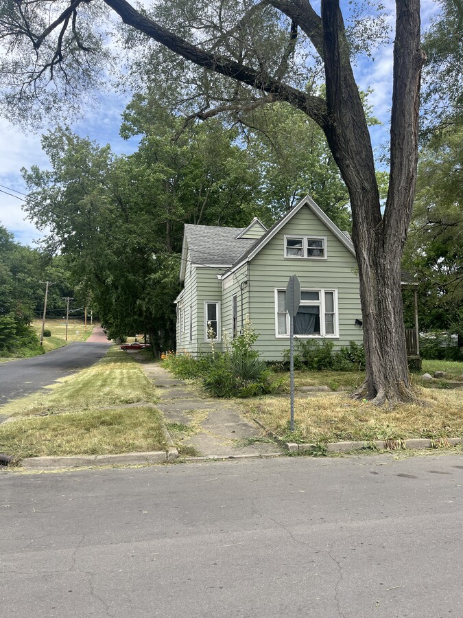 Photo - 1419 West Adrian G. Hinton Avenue House