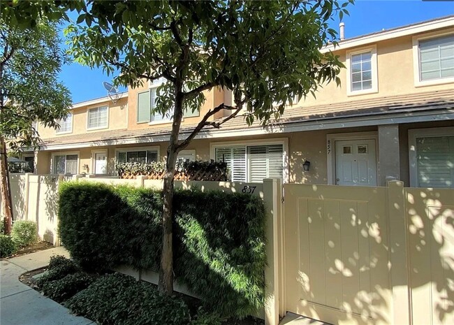 Photo - 857 S Pagossa Way Townhome