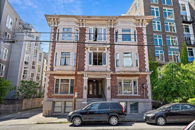 Photo - 115 Bellevue Ave E Unit 105