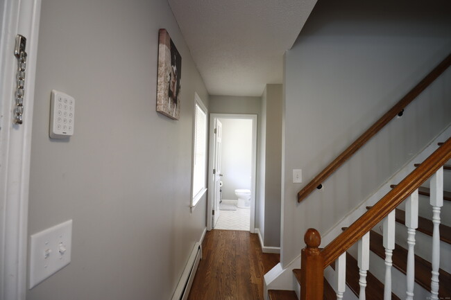 Photo - 205 Perkins St