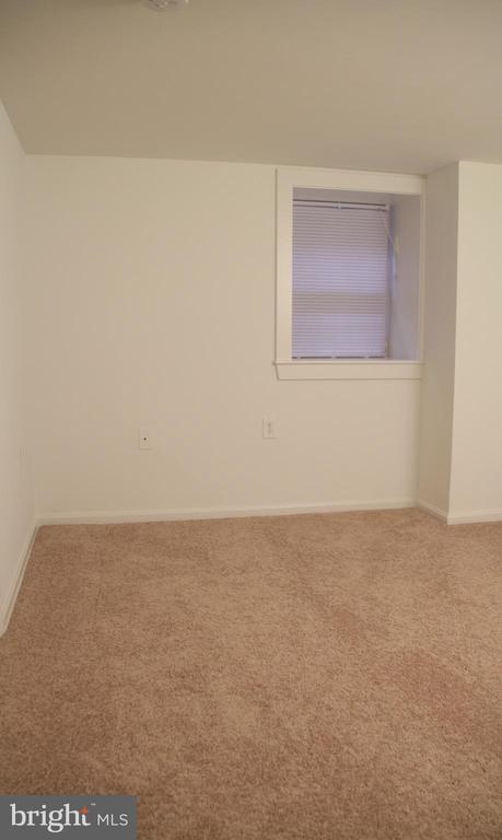 Photo - 1438 Meridian Pl NW Unit LL4