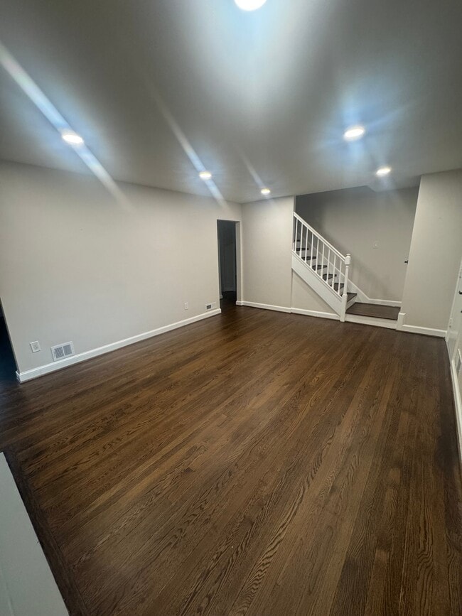 Photo - 5603 Newton St