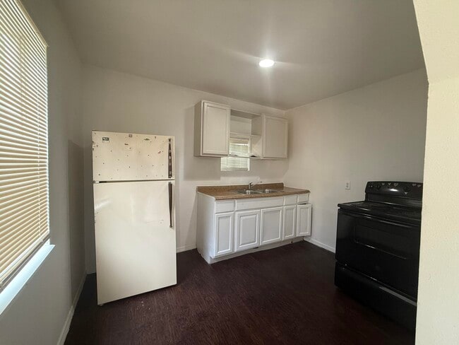 Photo - 1321 25th St