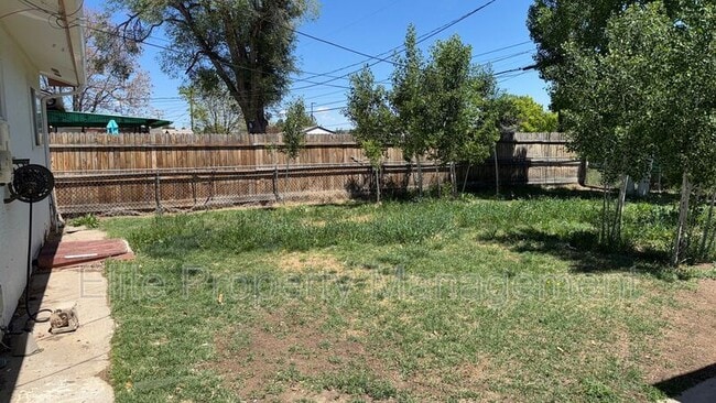 Photo - 2870 Aster St