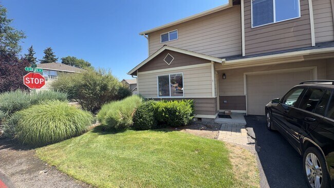 Photo - 1398 NE Elk Ct