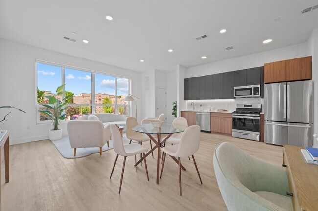 Photo - 17 Ave E Unit 206