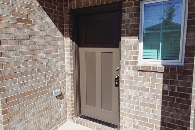 Photo - 8586 Blueberry Ash St