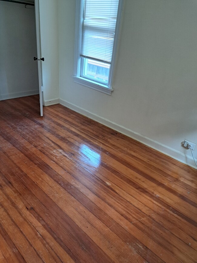 Photo - 415 N Sheridan Rd