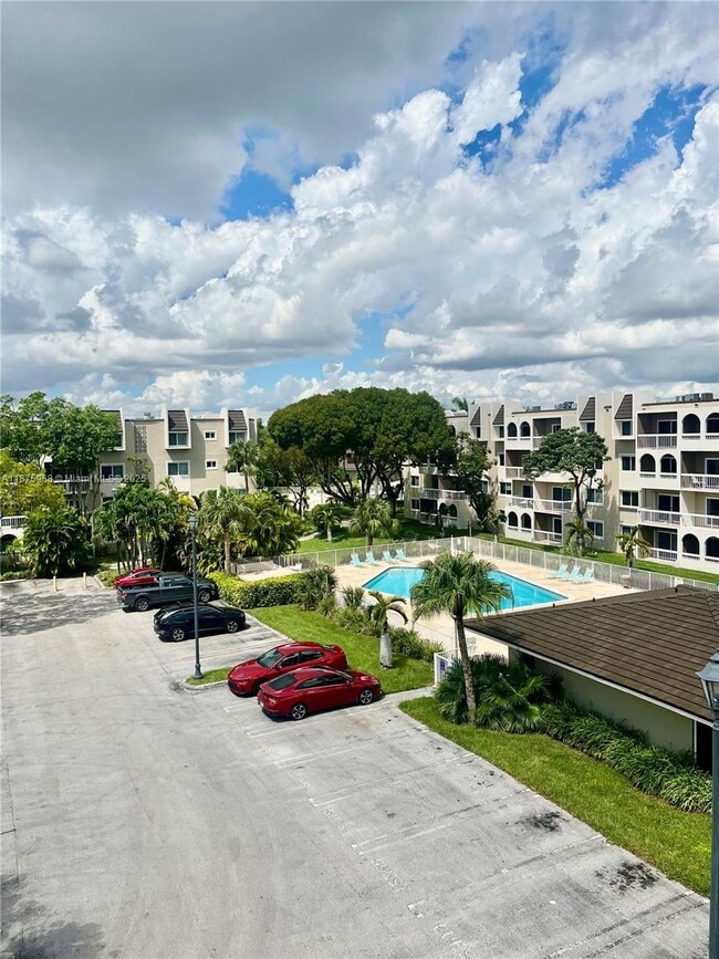 Building Photo - 7810 Camino Real Unit I 412