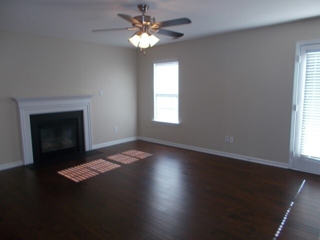 Photo - 121 Dovetail Dr