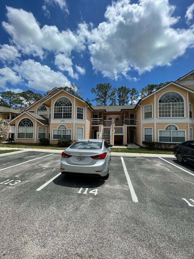 Building Photo - Condo for rent -3 Bed, 2 Bath Condo in Royal Palm Bay