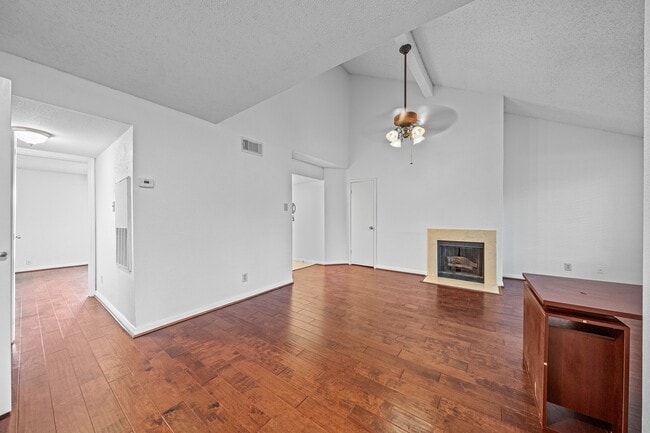 Building Photo - 12100 Overbrook Ln Unit 17D