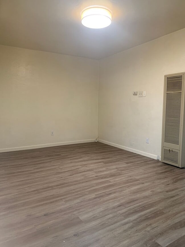 Photo - Beautiful Apartment Community with Residential Courtyard Unit 533 Valencia  5