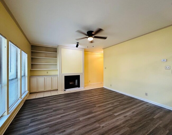 Photo - 6501 Columbia Oaks Ct Unit 3B