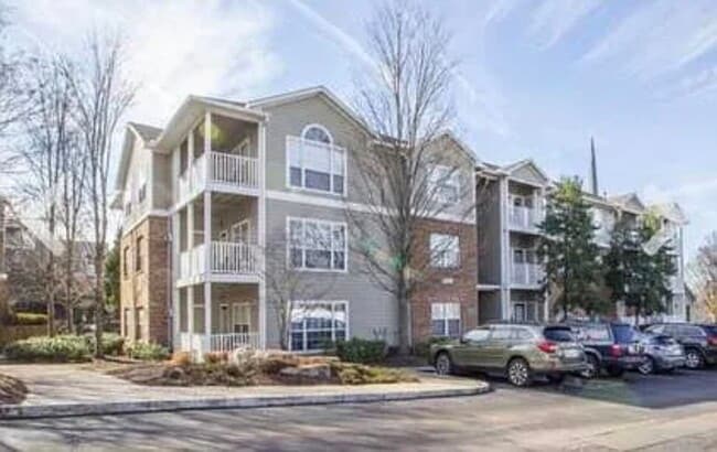 Building Photo - 2025 Woodmont Blvd Unit 311