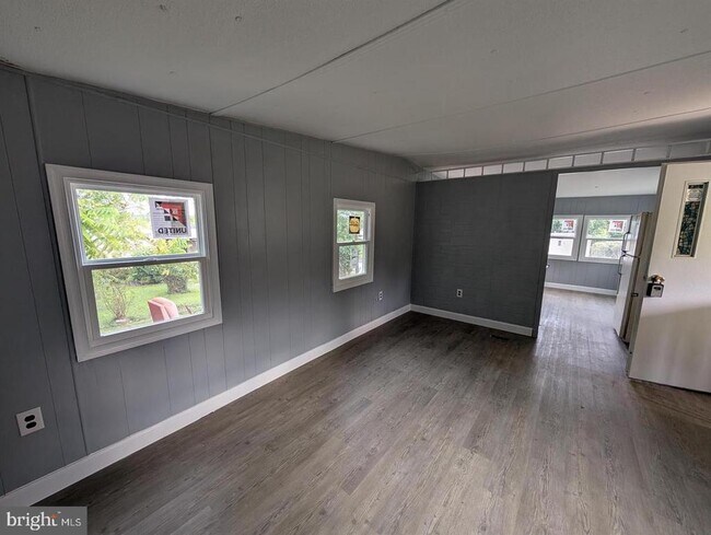 Photo - 125 Santilli Rd