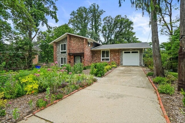Building Photo - 6428 Earlham Dr