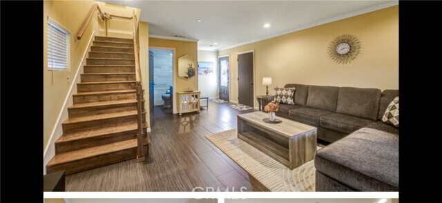 Photo - 523 Fischer St