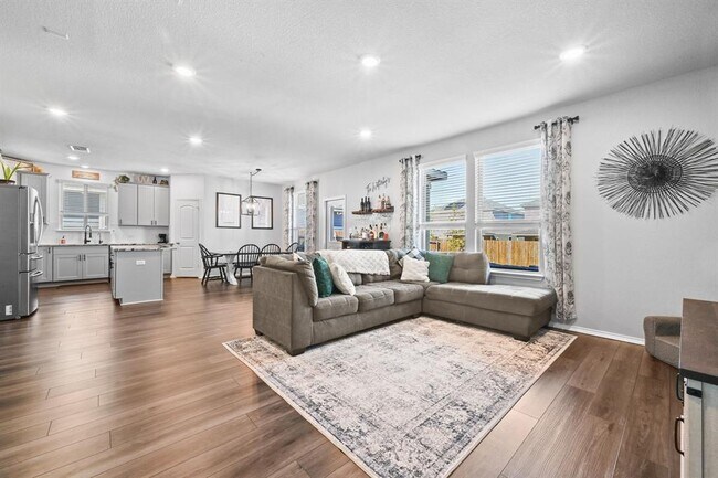 Photo - 317 Black Alder St