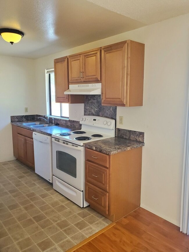 Photo - 3 Bedroom Home In East Bremerton