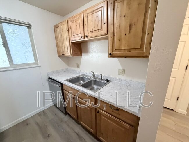 Photo - 3150 Lakeside Dr