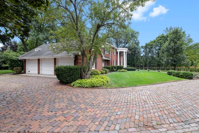 Photo - 32 Chatham Ln