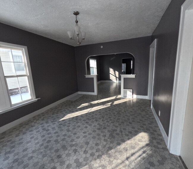 Photo - 1349 N Adams St