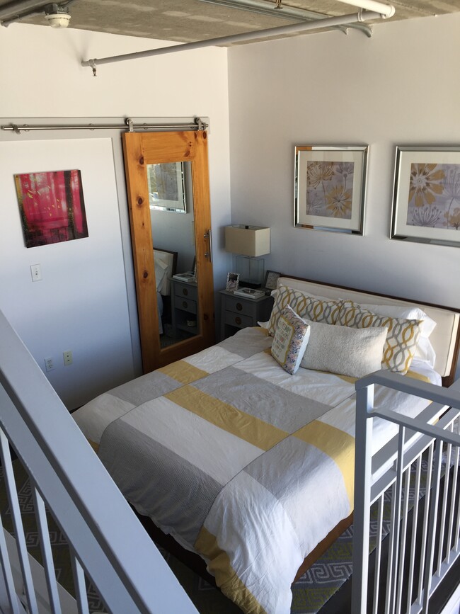 Photo - 360 Broadway