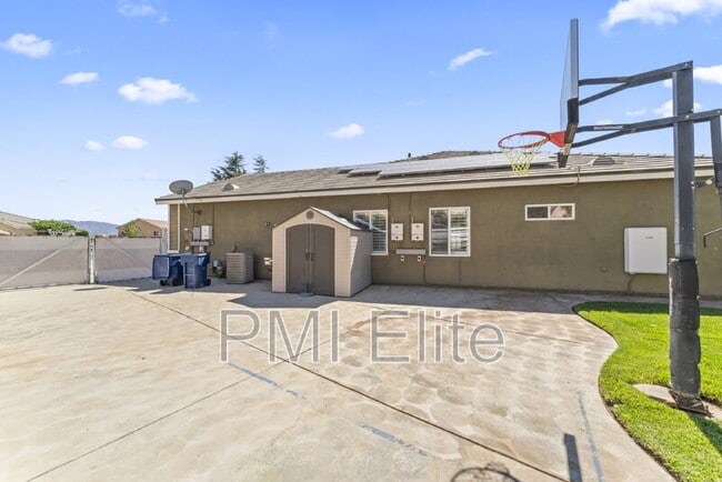 Photo - 34677 Desert Rd